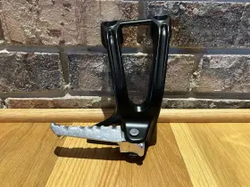 Bw3-r Yamaha Tenere 700 Passenger Foot Peg And Bracket Riders Right